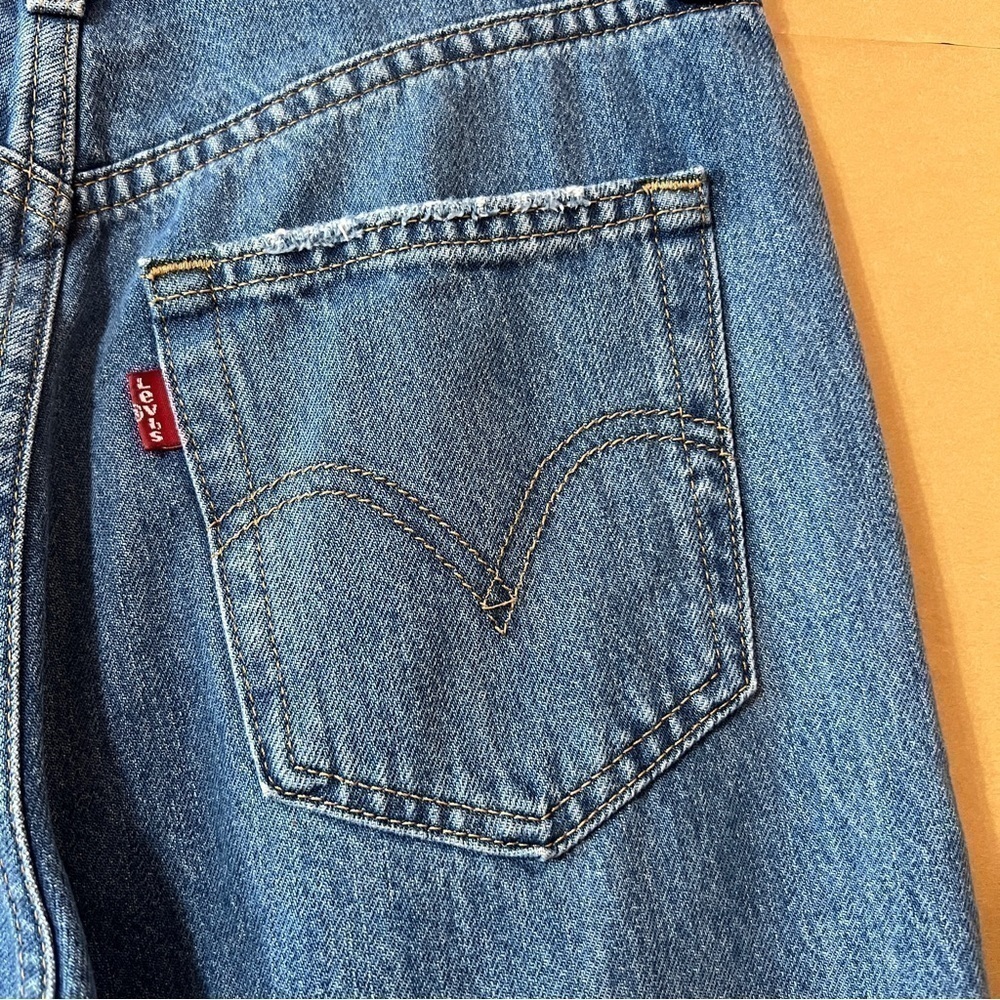 Levi's | High Waisted Straight Leg Jeans Distressed Denim Medium Wash Size 26 - Picture 10 of 13